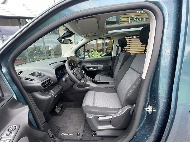 Toyota ProAce City Verso 1.5D Automat Short VIP - fotka 14 z 31