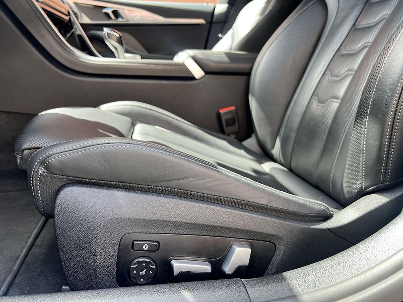 BMW Řada 8 840d xDrive GC M-Sport Laser - fotka 21 z 42