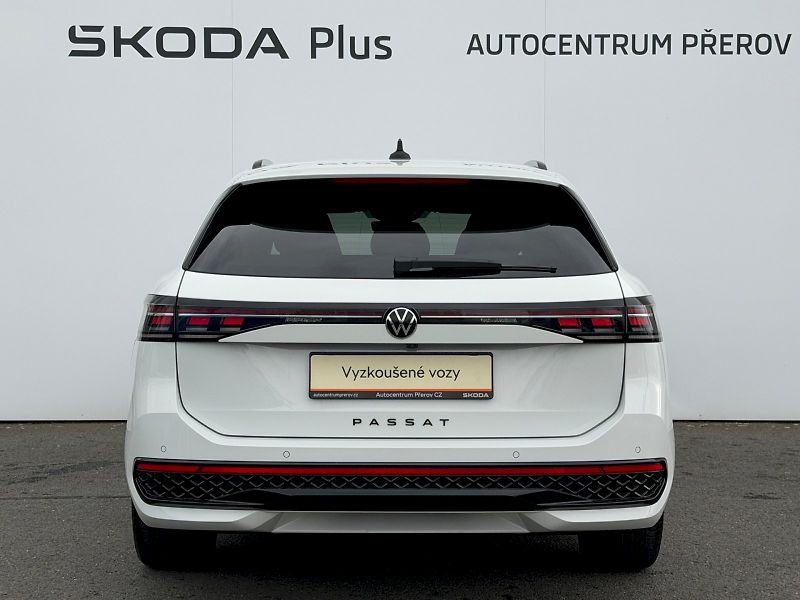 Volkswagen Passat (2024) 2.0 TDI 110 kW R-LINE - fotka 32 z 35
