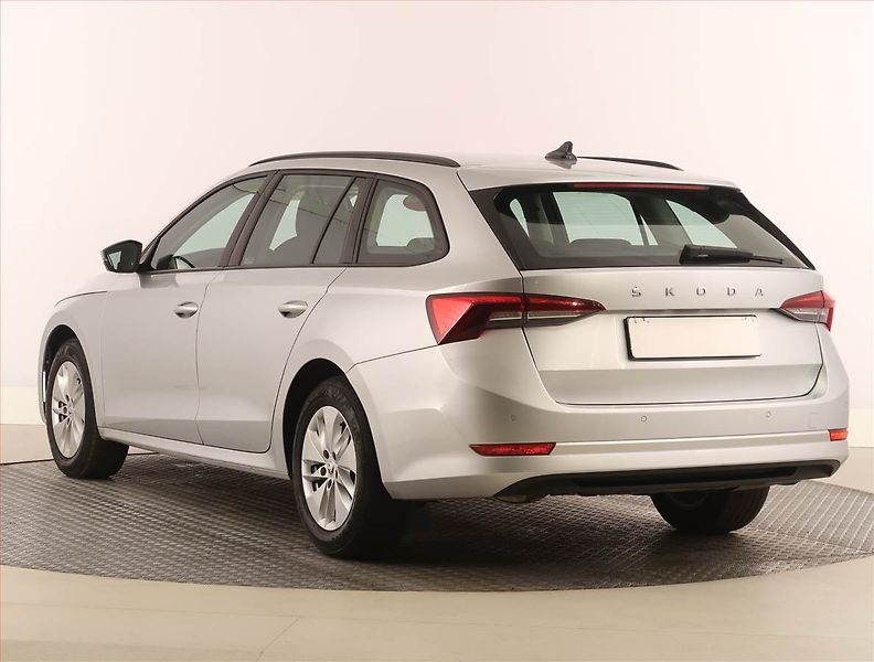 Ford Kuga (2015) 2.0 TDCi, 4X4, Serv.kniha - fotka 4 z 20