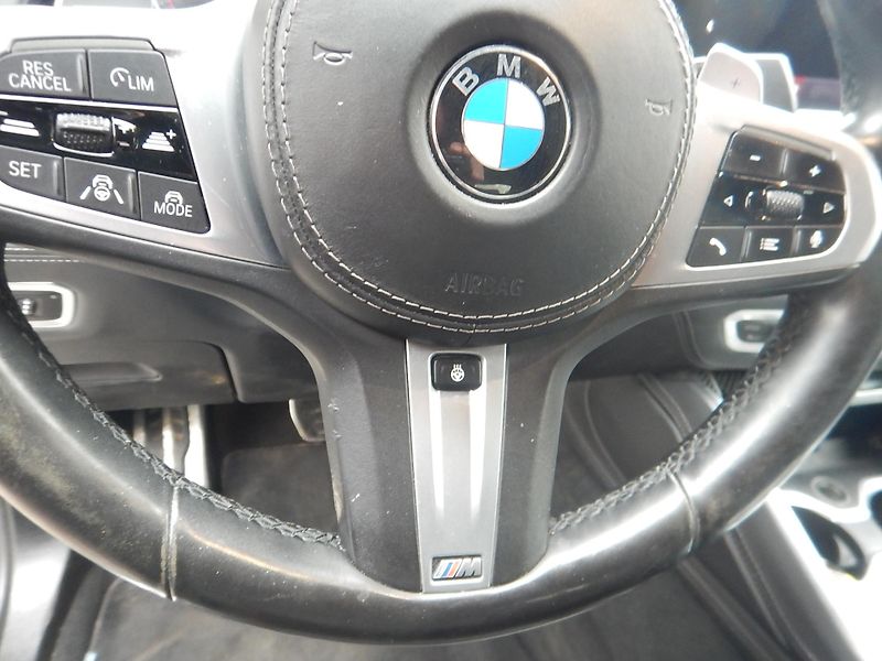 BMW X6 M50D - fotka 23 z 31