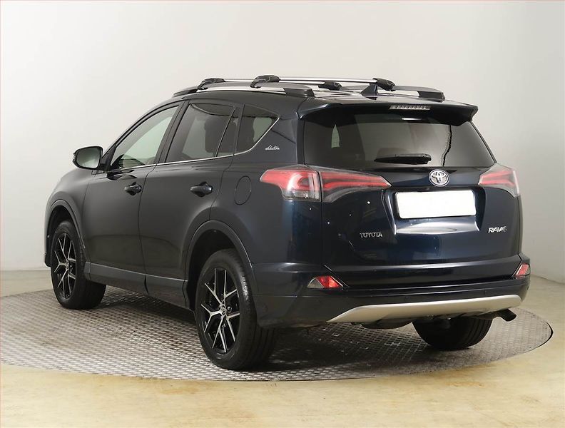 Toyota RAV4 (2018) Selection 2.0 D-4D, Serv.kniha - fotka 4 z 23