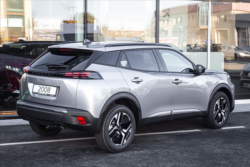 Peugeot 2008 (2026) 1,2 BUSINESS Hybrid 145 e-DCS6 - fotka 5 z 16