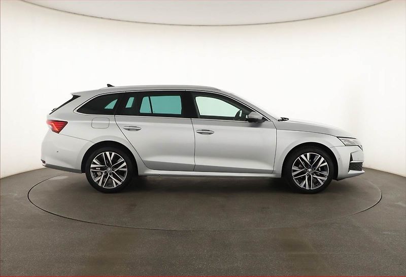 Škoda Octavia (2024) 2.0 TDI, Exclusive Selection - fotka 6 z 30