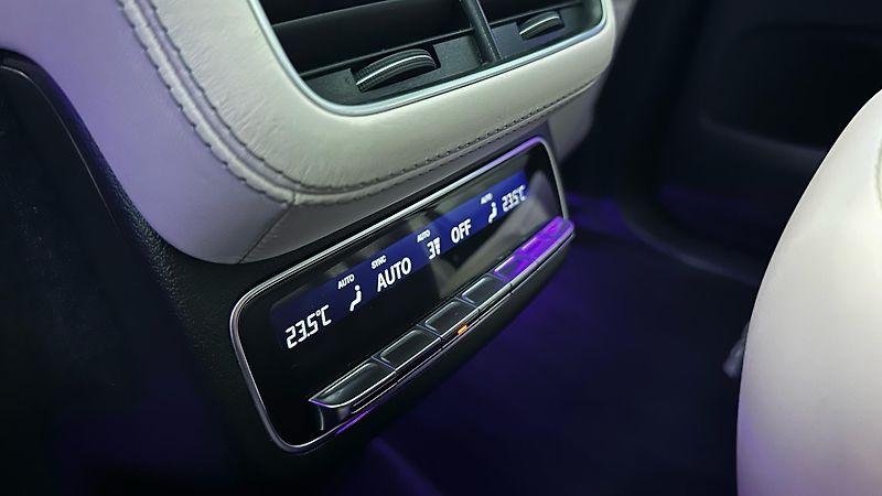 Mercedes-Benz GLS 63 AMG / TOP VÝBAVA  - fotka 37 z 80