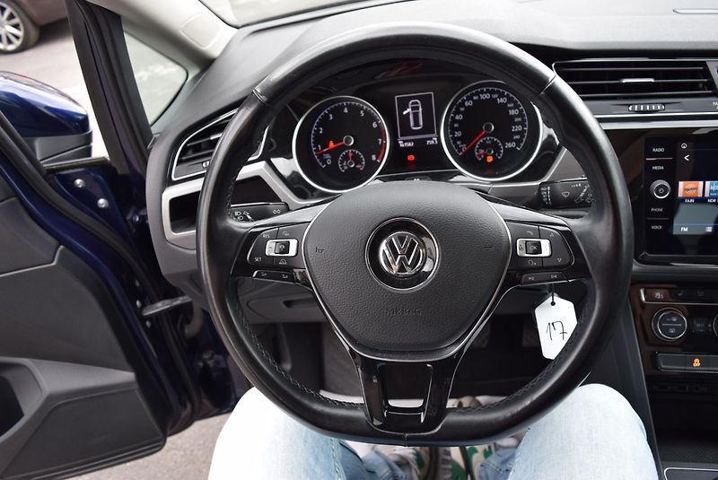 Volkswagen Touran (2018) 1.4TSI 110kw CLBMT 7MÍST NAVI - fotka 29 z 49