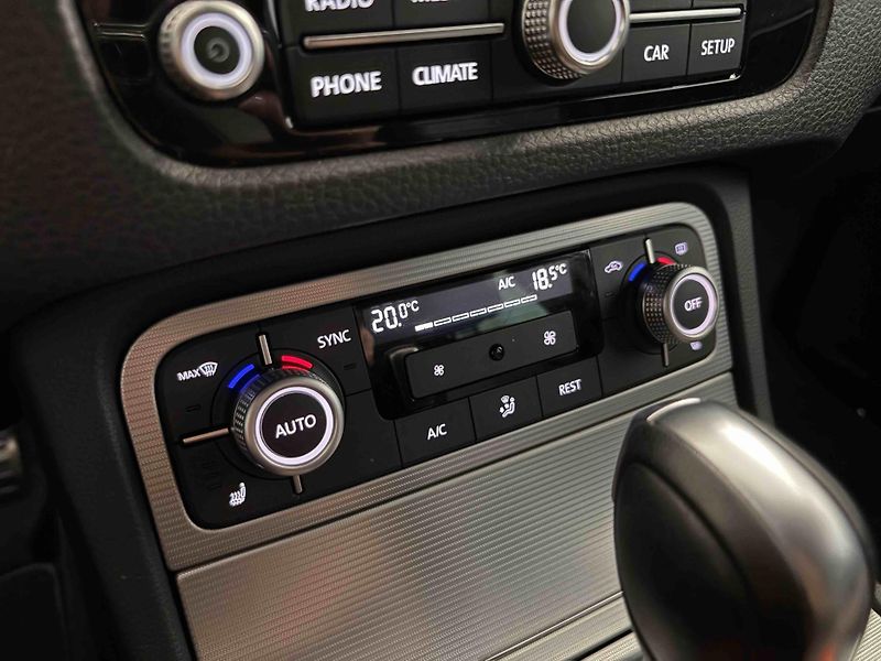 Volkswagen Touareg (2015) Exclusive V6 3,0 TDI  - fotka 25 z 35