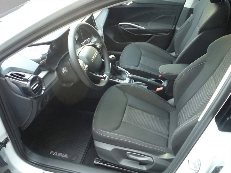 Škoda Fabia (2025) 1,0TSi 70kW Top Selection - fotka 9 z 14