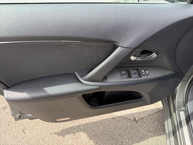 Toyota Avensis 2,0 Sol, Automat - fotka 17 z 18