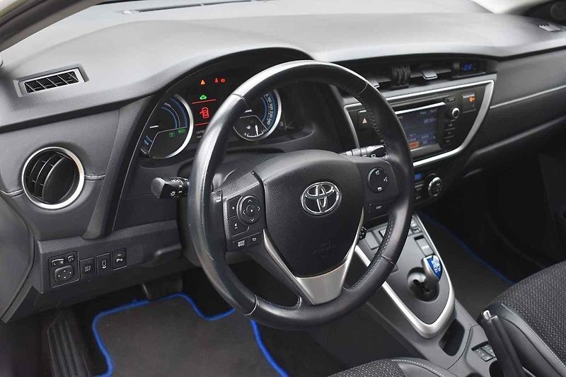 Toyota Auris hybrid je dlouhověká ojetina s nízkou spotřebou