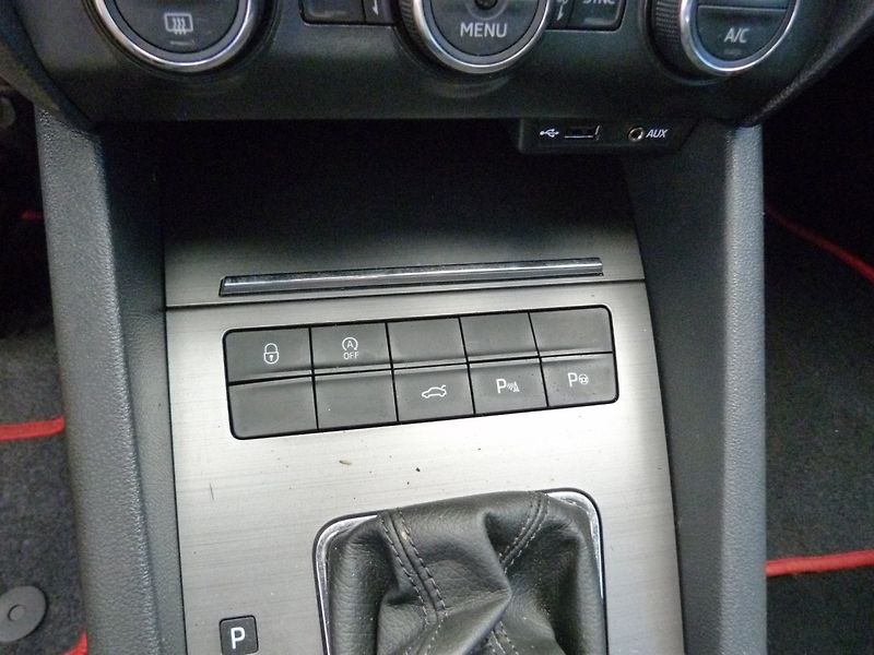 Škoda Octavia 2.0 TDI JOJ - fotka 17 z 27