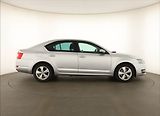 Škoda Octavia (2013) 2.0 TDI, Xenony, Tempomat - náhled 6