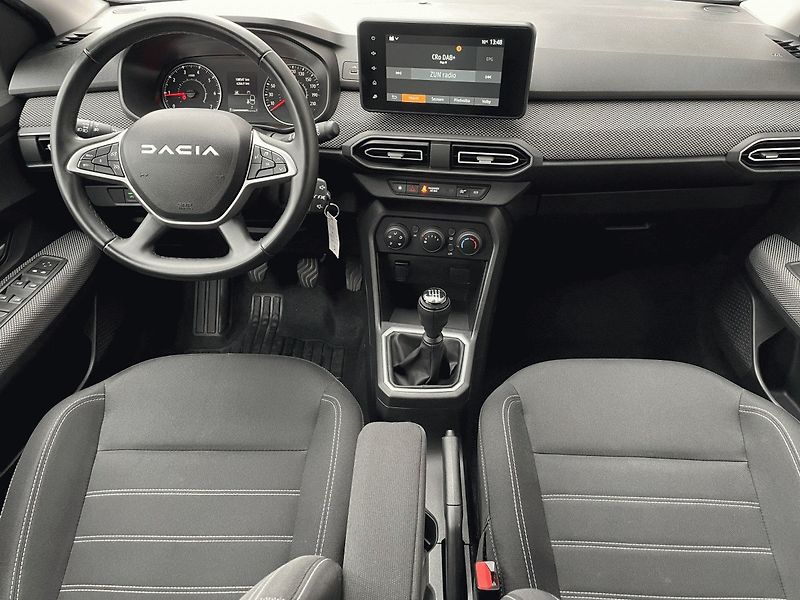 Dacia Jogger (2023) Expression 1,0TCe 100k 7míst - fotka 12 z 18