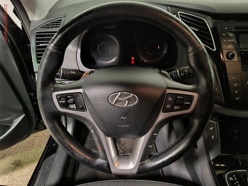 Hyundai i40 (2013) 1.7CRDi, ČR, AT, navi, xenon - fotka 13 z 17