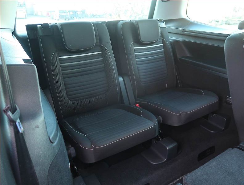Volkswagen Sharan (2015) 2.0 TDI, Automat, 7 míst, Navi - fotka 28 z 29