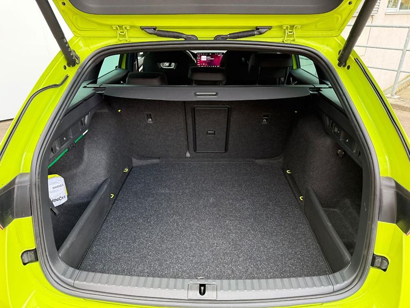 Škoda Octavia RS 2.0 TSI 195 KW DSG Combi - fotka 25 z 28