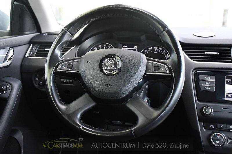 Škoda Octavia 2,0TDi - fotka 26 z 47