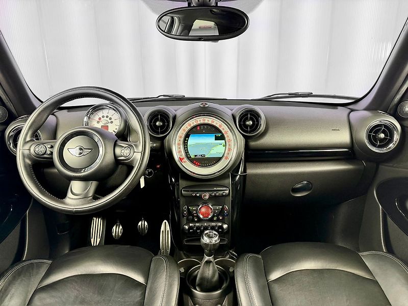 Mini Cooper 2.0 SD ALL4, NAVIGACE, HARMAN& - fotka 9 z 18