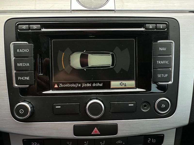 Volkswagen Passat (2014) 2.0TDi 130kW/Alltrack/4x4/1MAJ - fotka 28 z 35