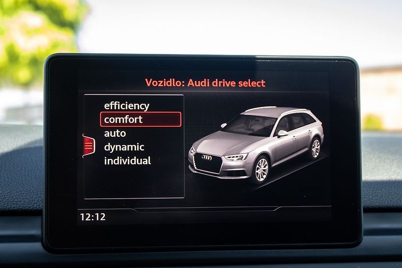 Audi A4 - fotka 18 z 27