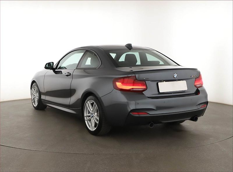 BMW Řada 2 (2019) M240i xDrive - fotka 4 z 18