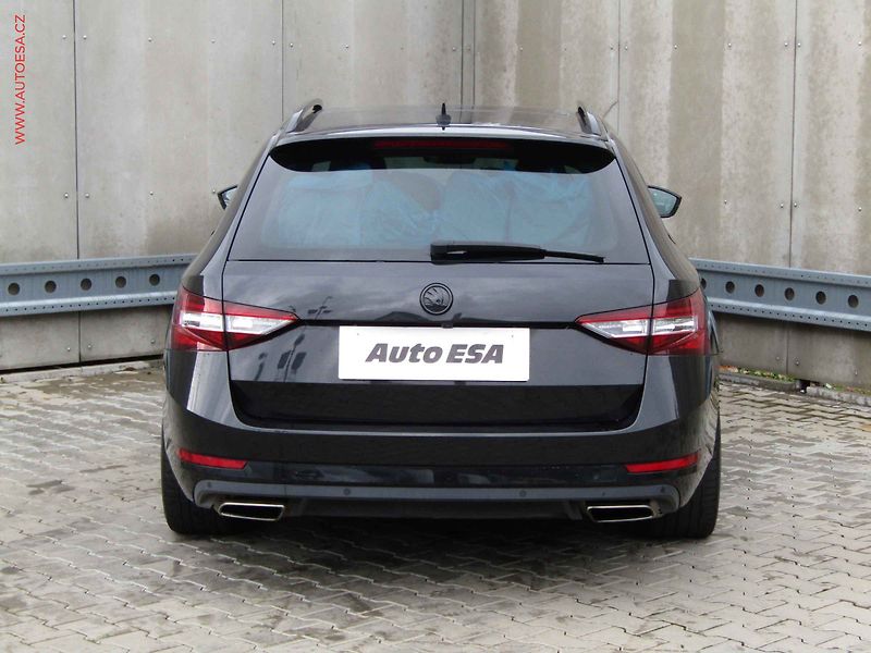 Škoda Superb (2017) 2.0 TSi 4x4, Ambition, DSG - fotka 5 z 20