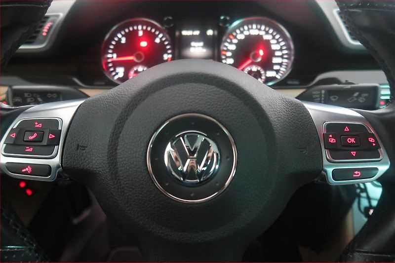 Volkswagen CC (2015) R-line 2.0 TDI, Serv.kniha - fotka 18 z 19