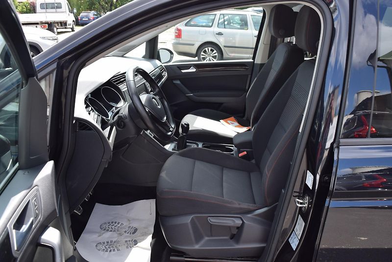 Volkswagen Touran (2017) 1.4TSI 110kw 7MÍST CLBMT NAVI - fotka 22 z 50