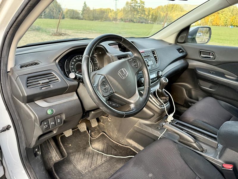 Honda CR-V (2013) 4x4 - fotka 6 z 8