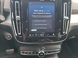 Volvo XC40 2,0 B4 Plus Black Edition AT - náhled 9
