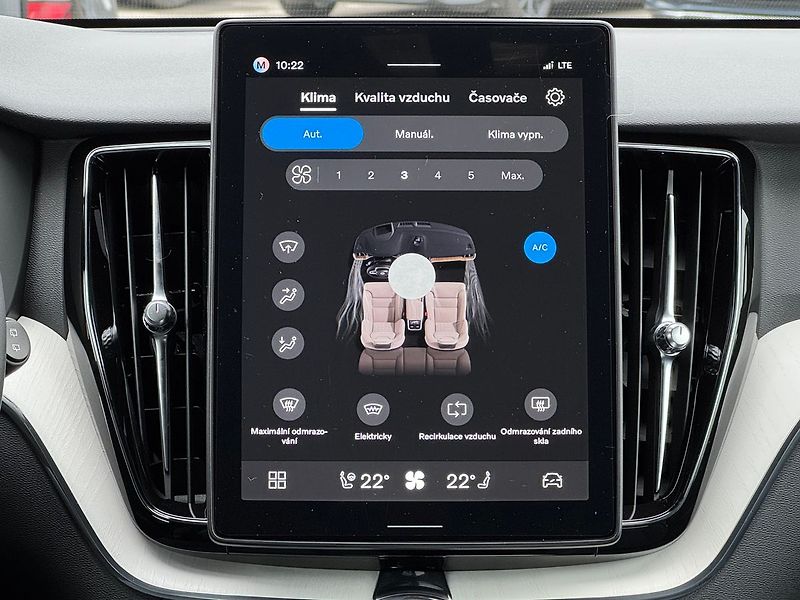 Volvo XC60 (2026) PLUS B5, kamery 360°, FULL LED - fotka 20 z 25
