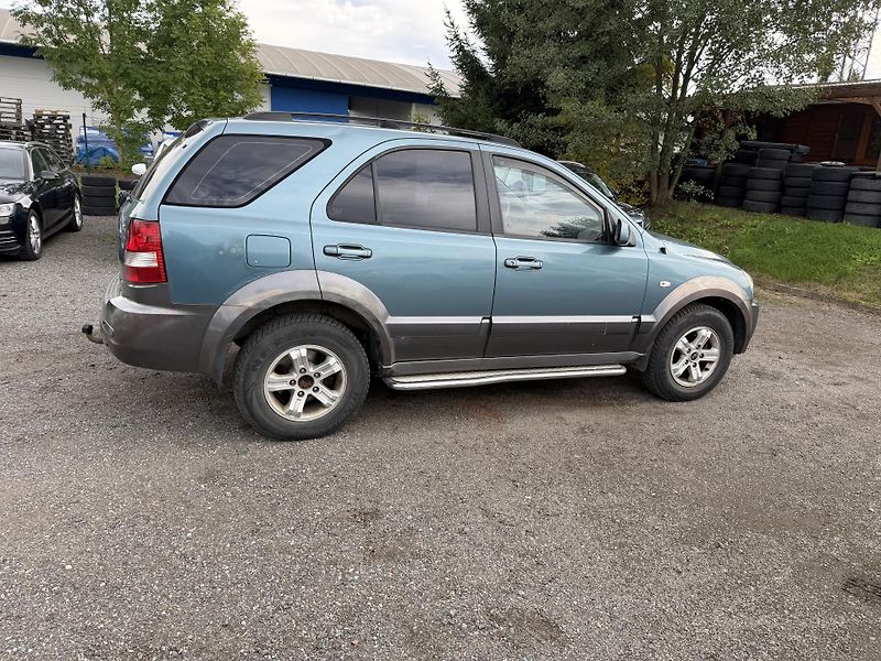 Kia Sorento 2.5 CRDi MAN 4x4 - fotka 7 z 23
