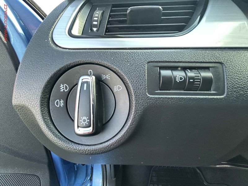Škoda Rapid (2018) 1.0 TSI, ČR, STK2/28 - fotka 13 z 16