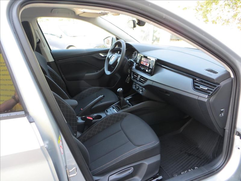 Škoda Scala 1,0 TSI 70kW Ambition ČR - fotka 10 z 21