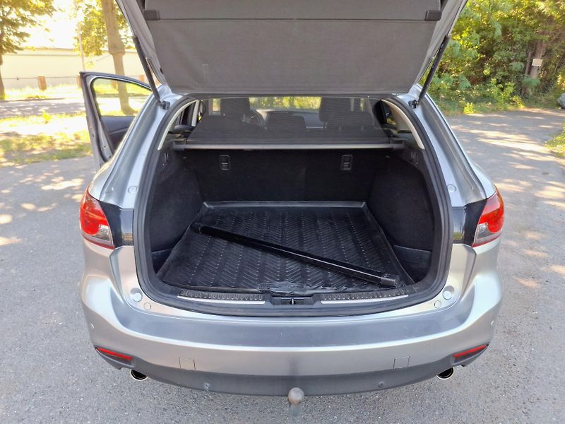 Mazda 6 2.0 benzin 121kw - fotka 13 z 28