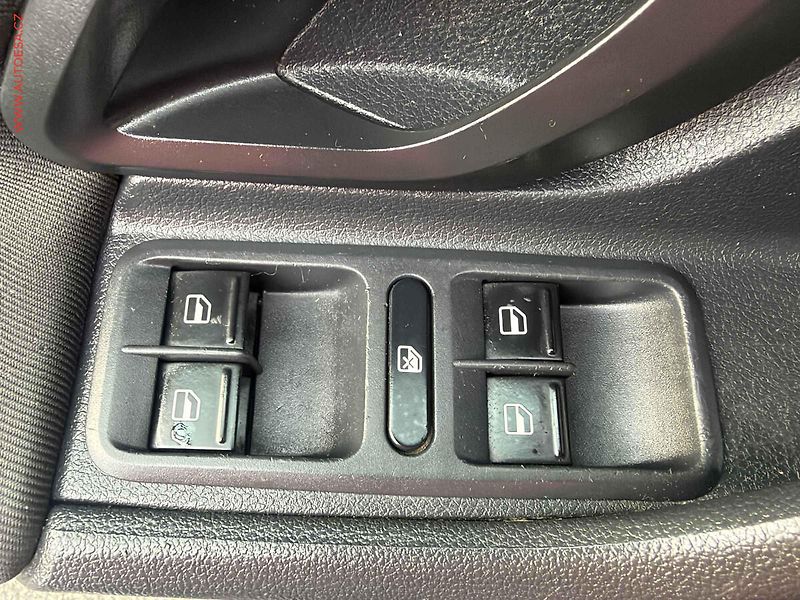 Škoda Roomster (2011) 1.6 TDi, ČR, Attractive - fotka 11 z 18