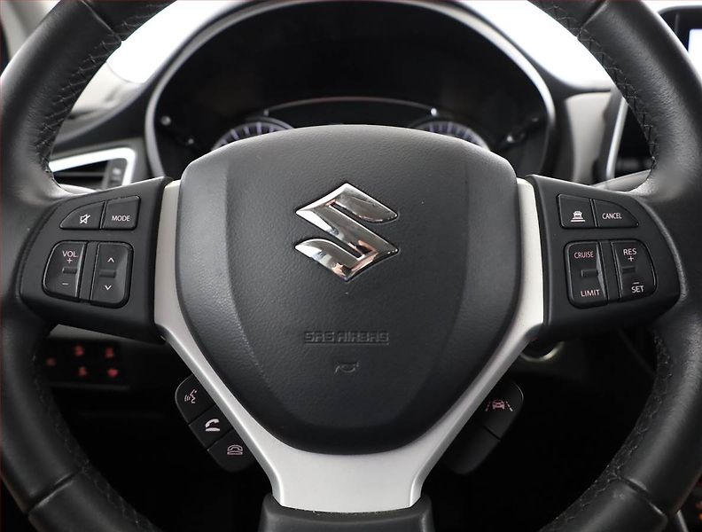 Suzuki SX4 S-Cross (2023) 1.4 BoosterJet, 4X4, ČR,1.maj - fotka 8 z 21