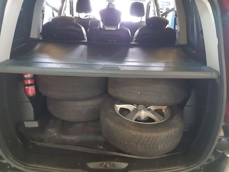 Citroën C8 2.0 HDI DIGIKLIMA NAVI TAŽNÉ - fotka 21 z 24