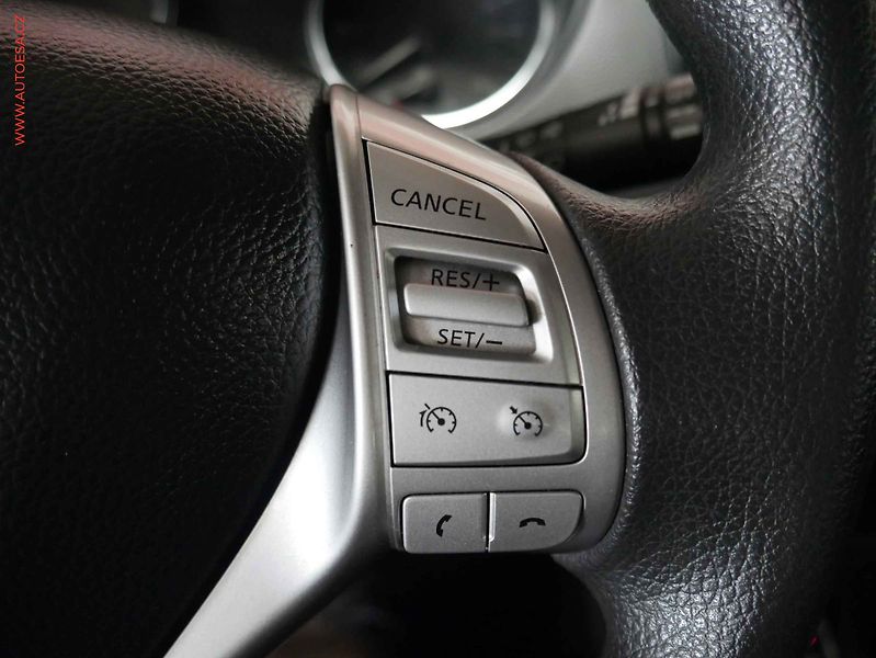 Nissan Qashqai (2016) 1.2 DIG - T, ČR, AC, temp - fotka 15 z 19