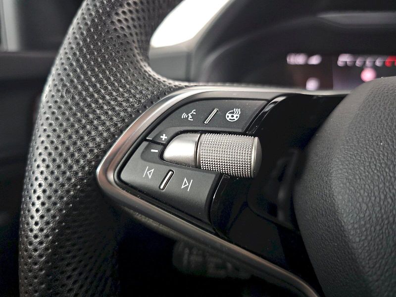 Škoda Kamiq (2025) 1.0TSI 85kW DSG Monte Carlo TA - fotka 9 z 24