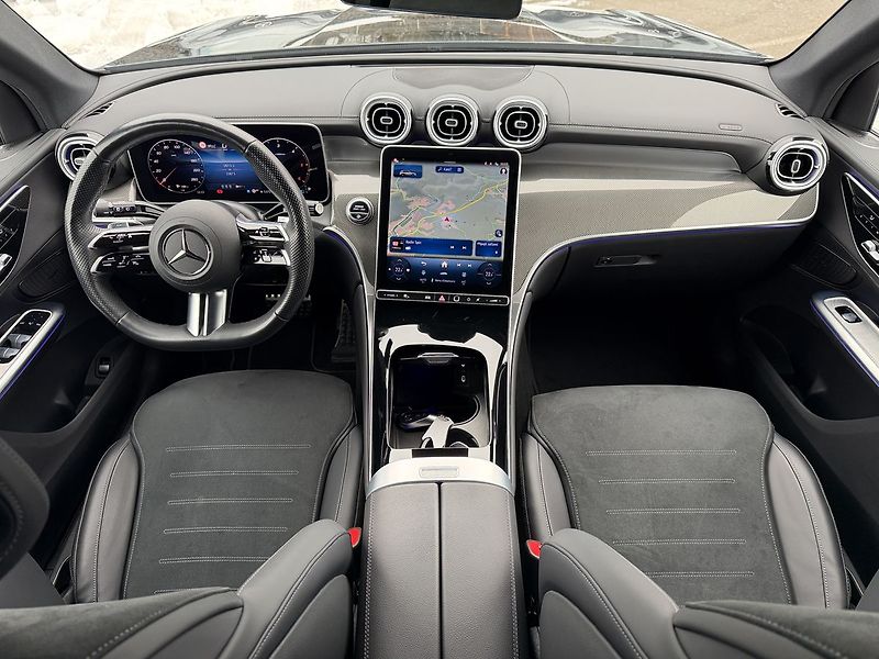 Mercedes-Benz GLC 220d AMG 4MATIC - fotka 16 z 31