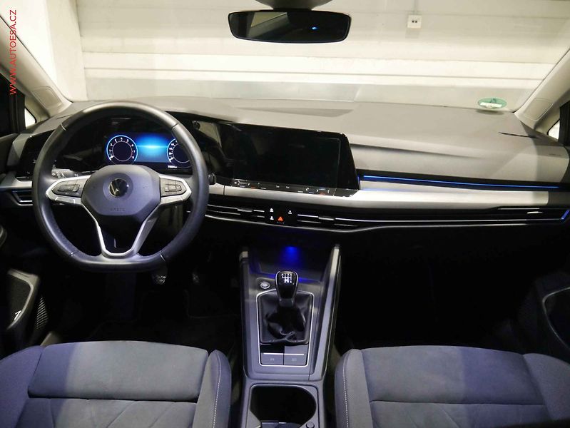 Volkswagen Golf (2020) 1.5TSi, AC, LED, navi - fotka 8 z 23
