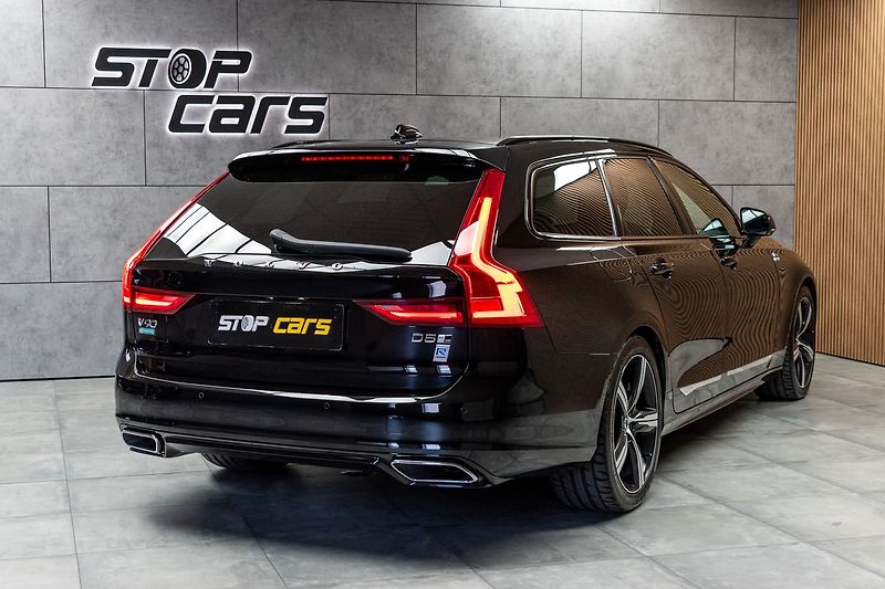 Volvo V90 D5 AWD R-DESIGN*HARMAN/KARDON* - fotka 6 z 42