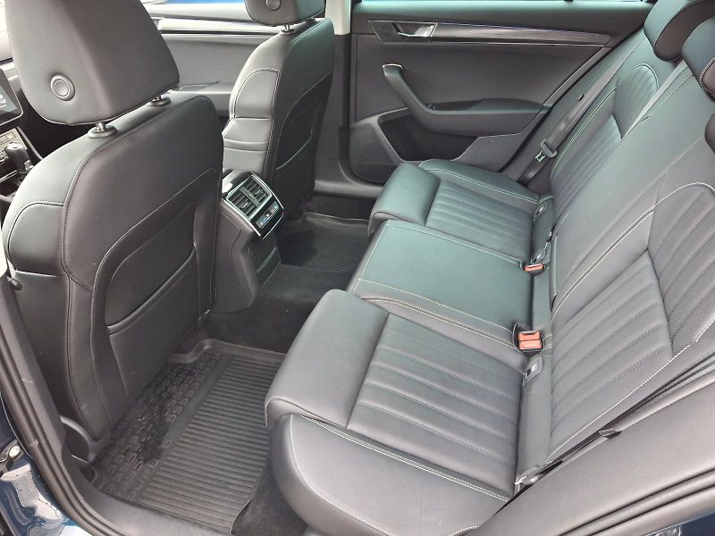 Škoda Superb (2023) Combi Style Extra DSG 4x4 2,0T - fotka 7 z 35