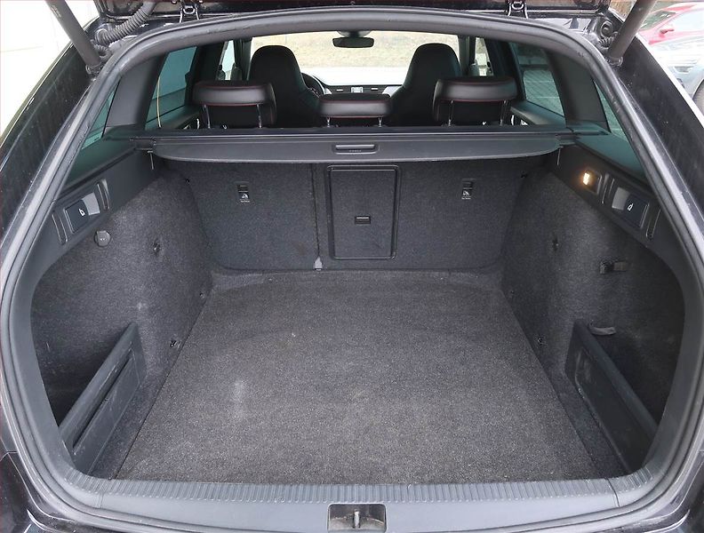 Škoda Octavia (2017) RS 2.0 TDI 4x4 DSG, 4X4 - fotka 14 z 19