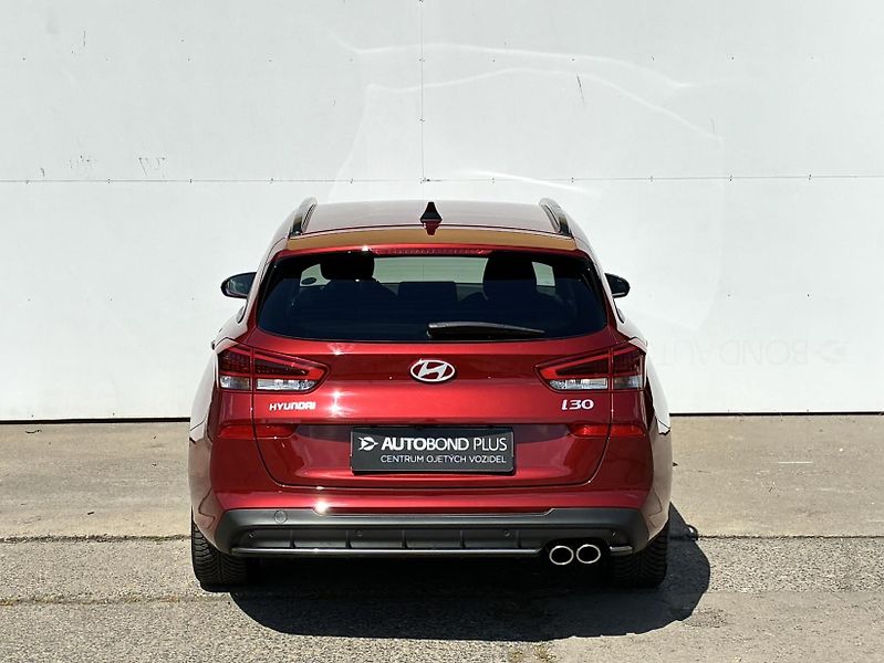Hyundai i30 1.5 T-GDI 103kW DCT N-Line - fotka 9 z 19