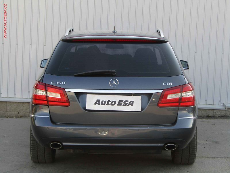 Mercedes-Benz Třídy E (2010) 3.0 CDi E 350 4Matic, ČR - fotka 5 z 24