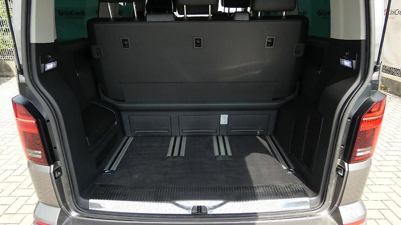 Volkswagen Multivan 2.0TDI 150KW Highline 4MOT DSG - fotka 22 z 24
