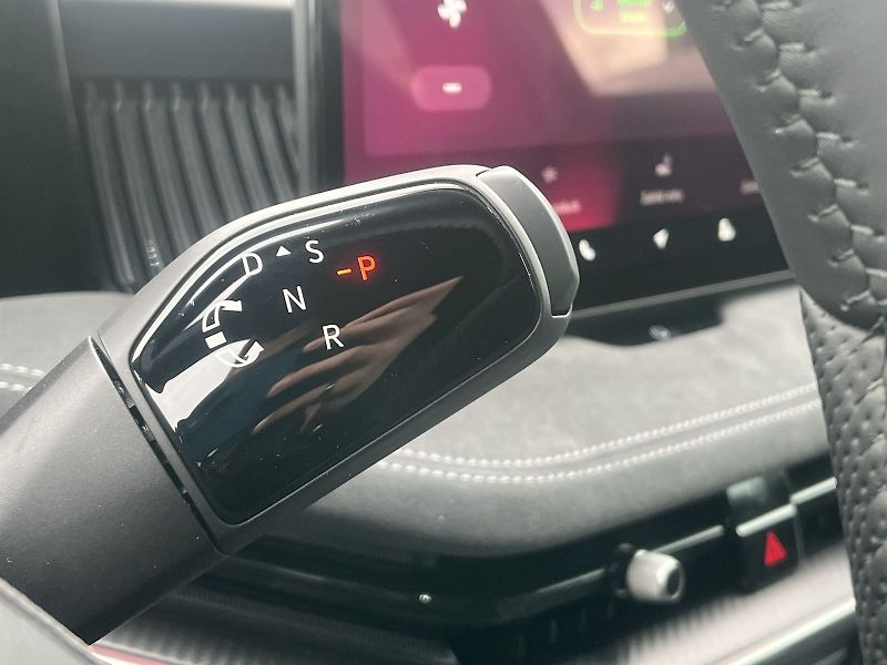 Škoda Superb (2026) Combi 2,0 TDI 4x4 DSG Sportlin - fotka 17 z 30