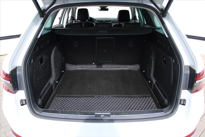 Škoda Superb 2.0 TDI SCOUT DSG ČR - fotka 12 z 31